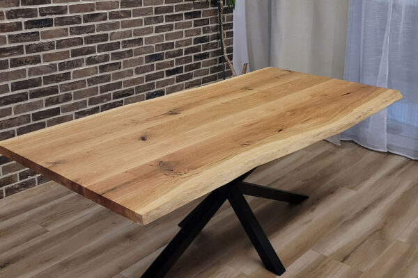 trpezarijski stolovi od punog drveta