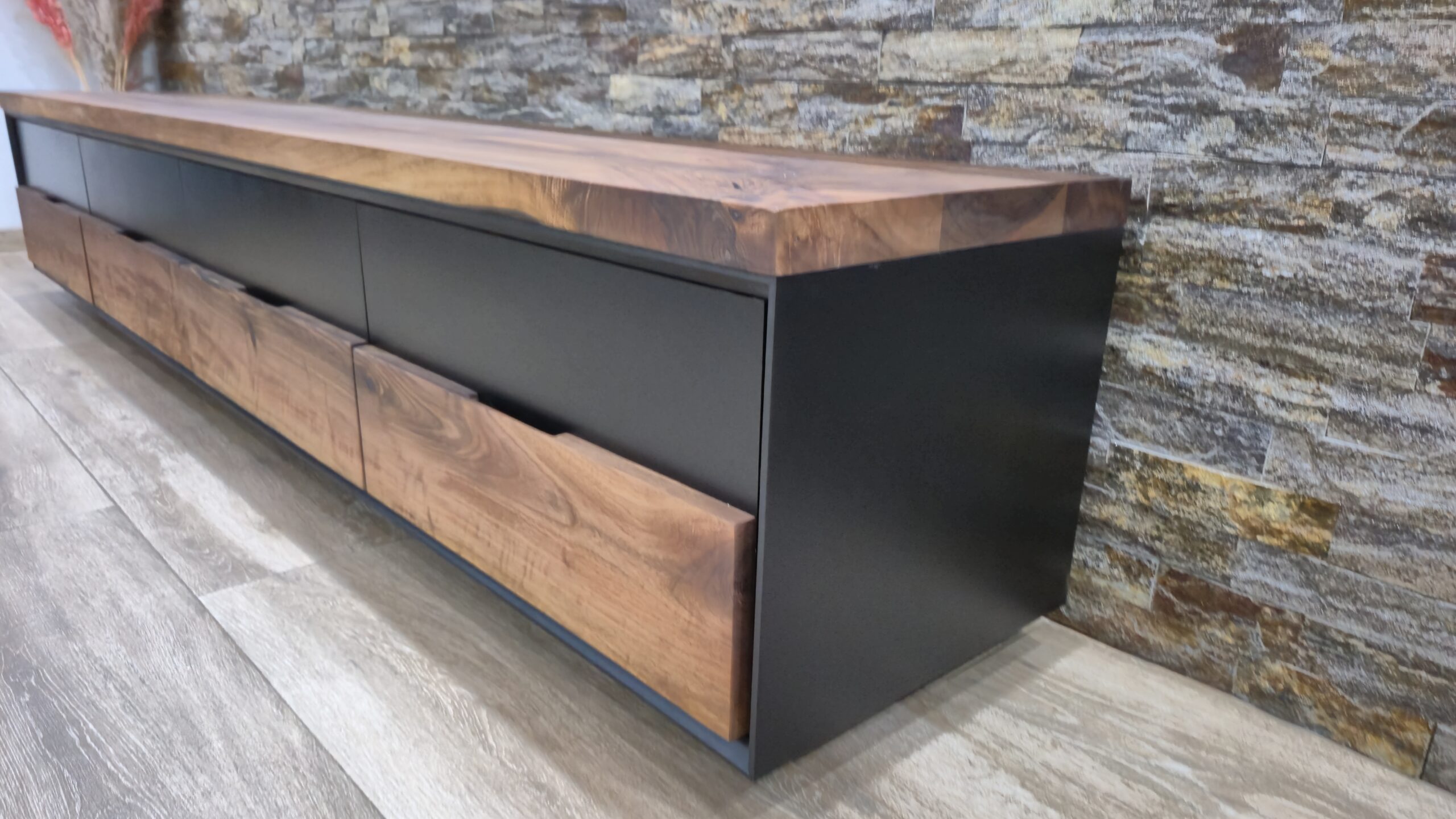komoda-drvo-mdf-namestaj-po-meri-tv