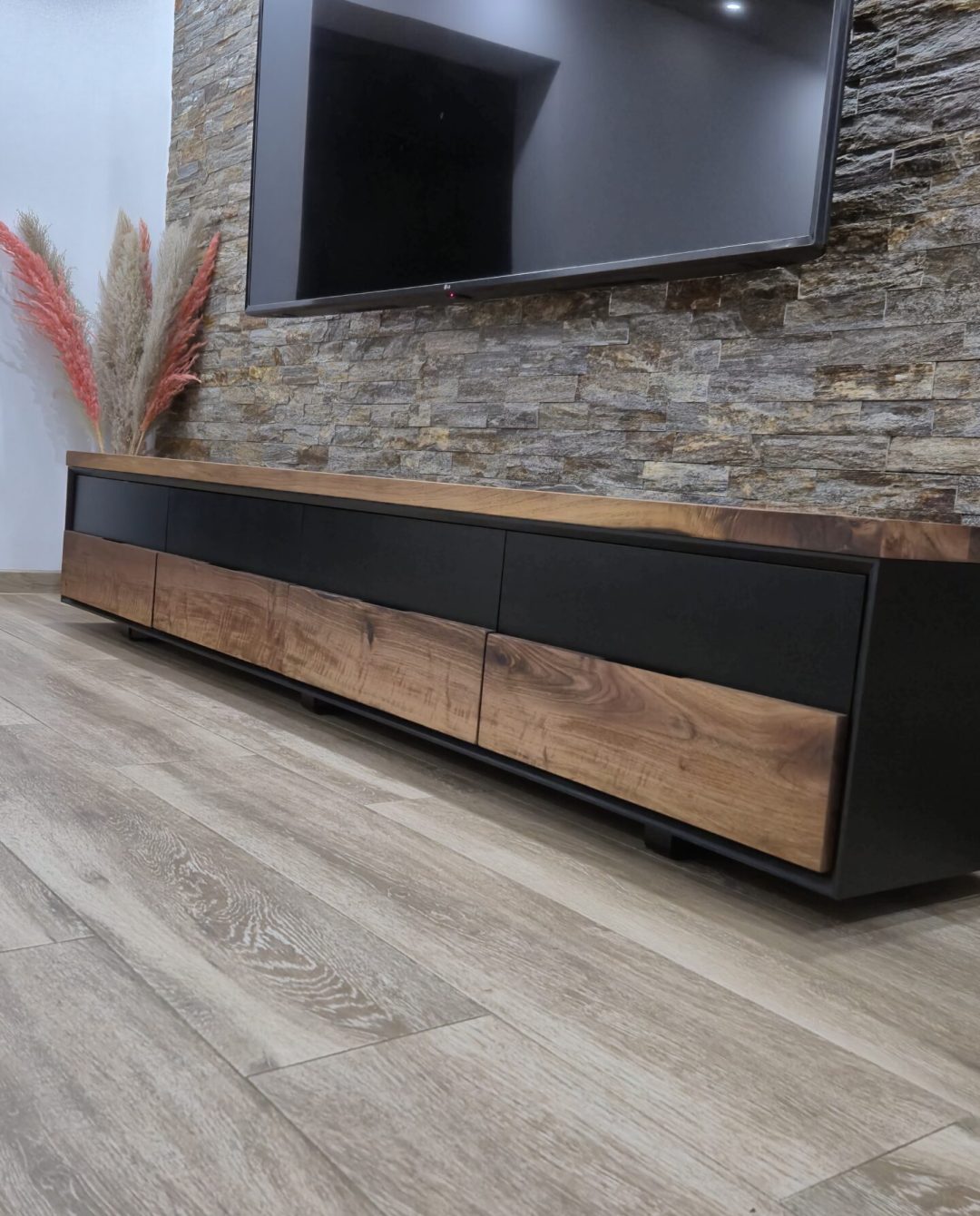 komoda-drvo-mdf-namestaj-po-meri-tv